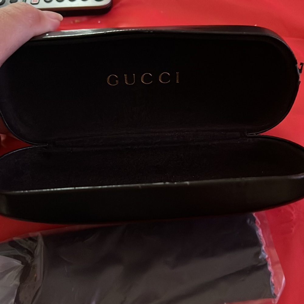 New vintage Gucci sunglasses with case - Picture 7 of 9